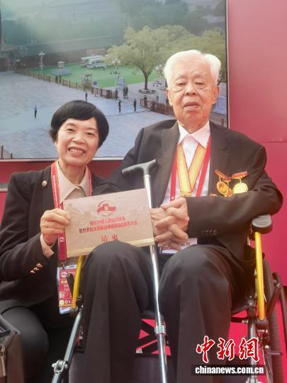 热议九三阅兵：铭记香港抗战是全国重要组成部分澳门新葡京网站抗战胜利80周年）香港史专家(图2)